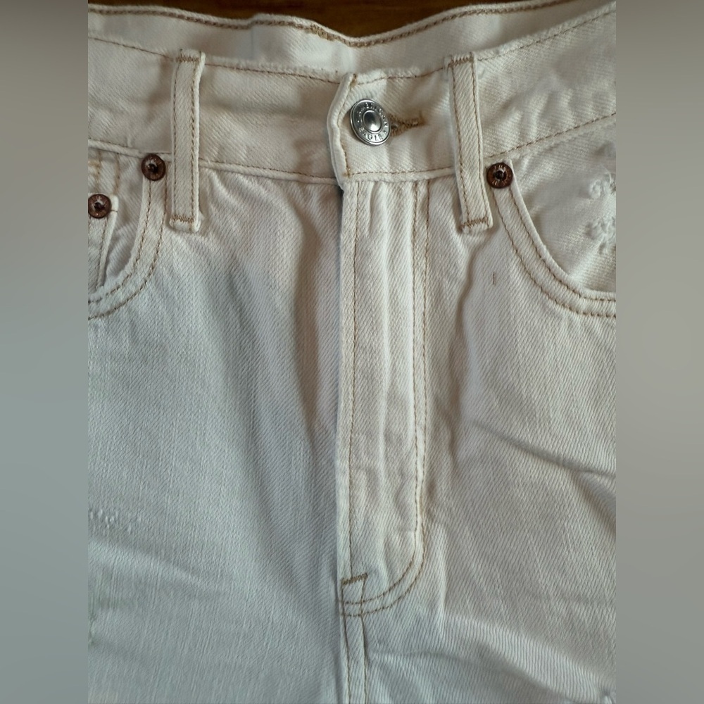 American Eagle Outfitter 90s Boyfriend White Denim Jean Shorts Size 6 - Picture 5 of 9